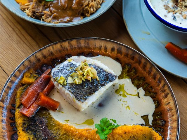 Chez Patacol LS Le poisson du moment et le cochon confit de 8h